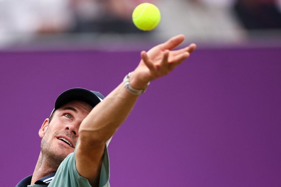 为底座的现 为底座的现